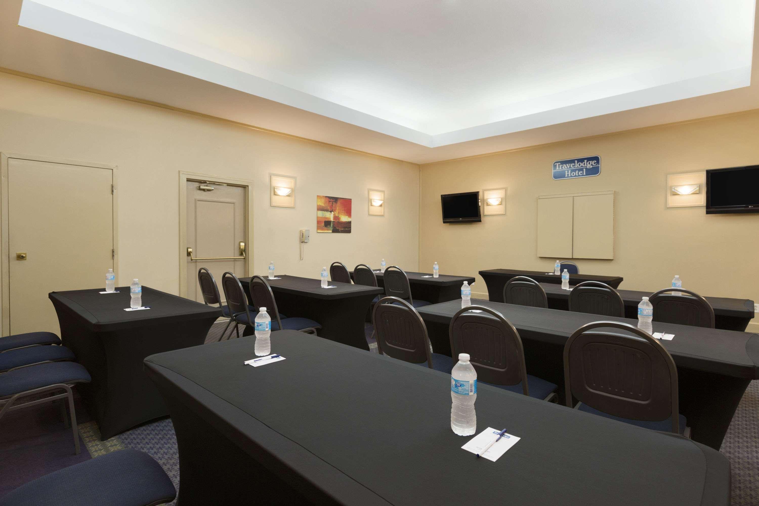 Travelodge Hotel By Wyndham Vancouver Airport Richmond Esterno foto