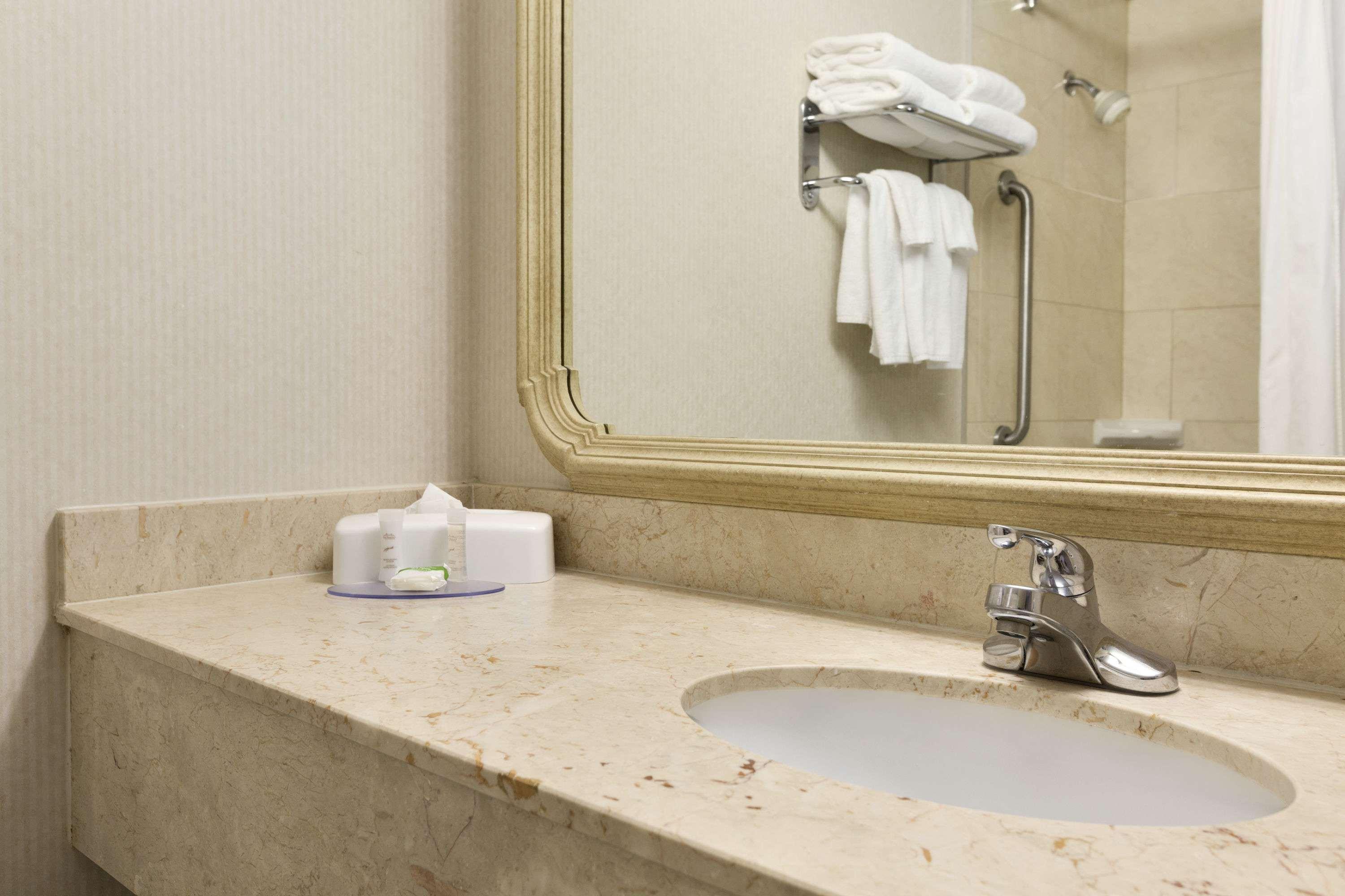 Travelodge Hotel By Wyndham Vancouver Airport Richmond Esterno foto