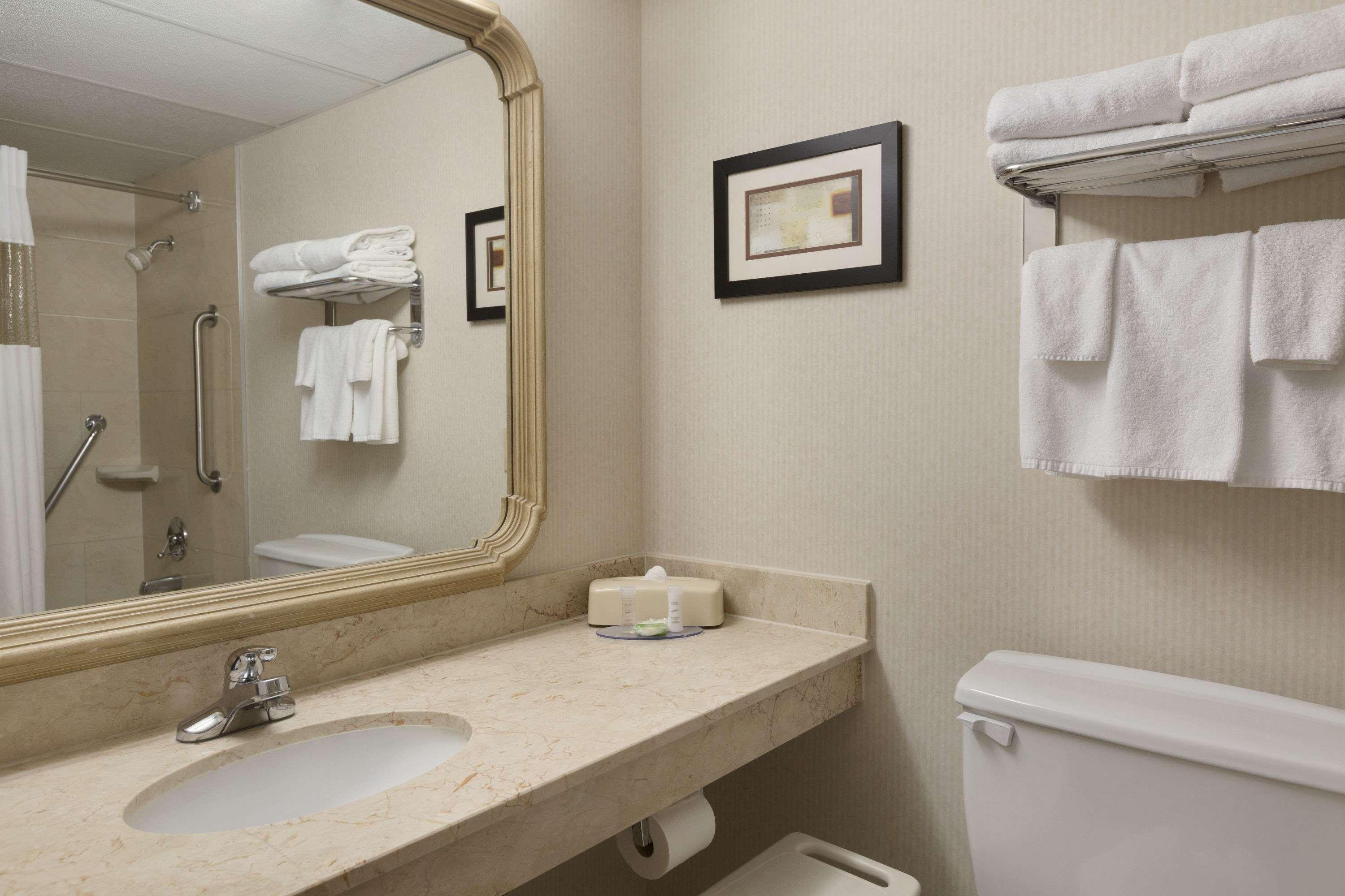 Travelodge Hotel By Wyndham Vancouver Airport Richmond Esterno foto
